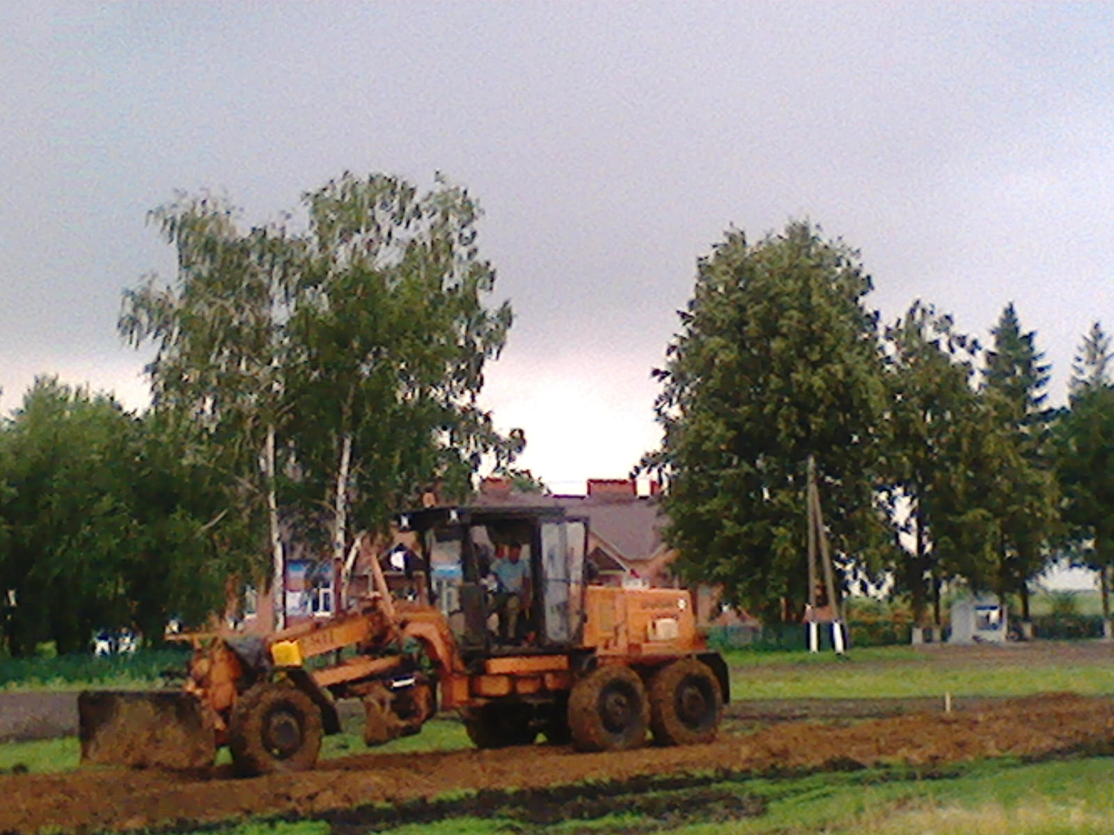 21.07.17г. началось строительство дорог в с. Кошки-Шемякино.