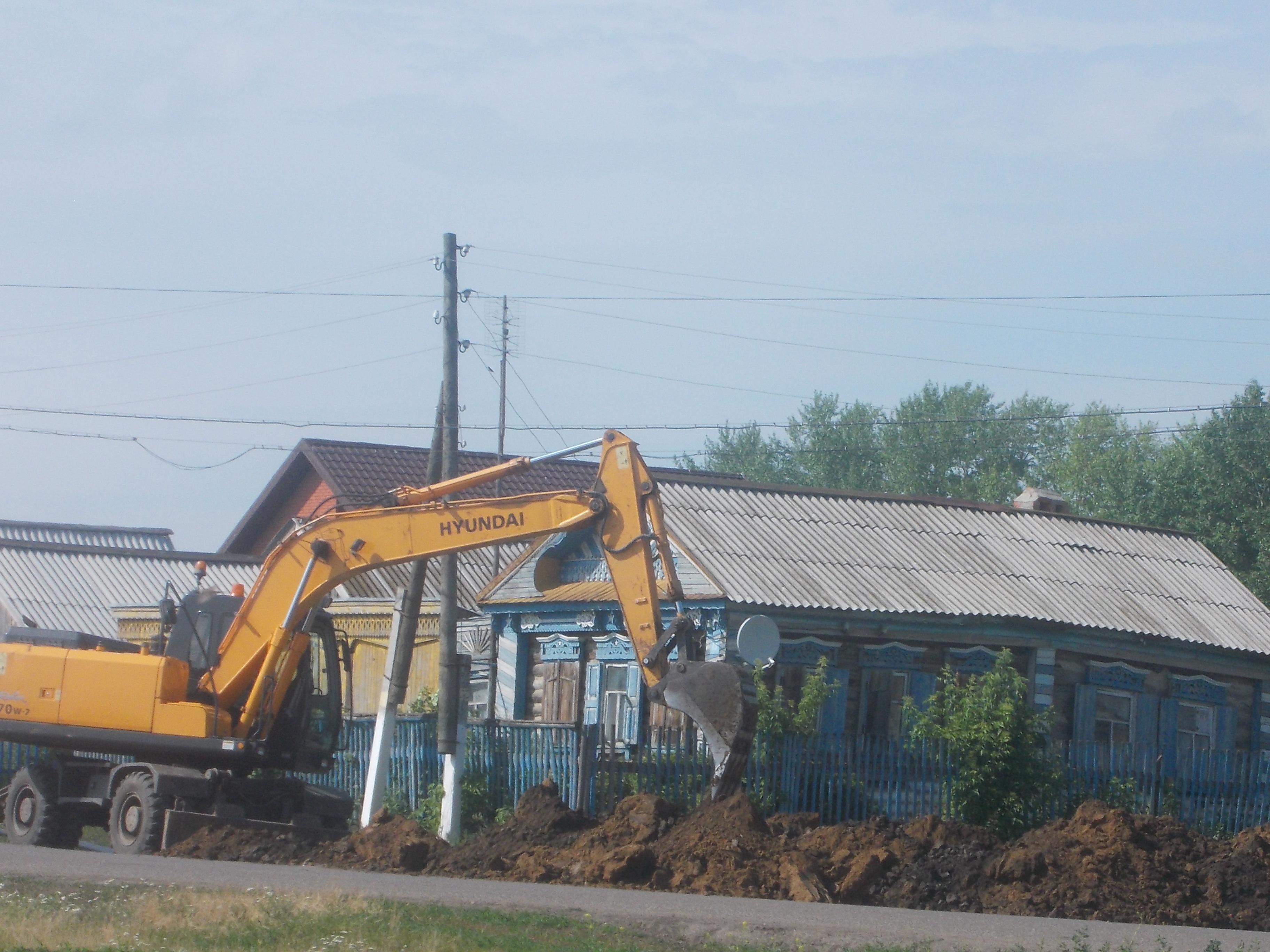 29.06.2015 г. Продолжается проведение водопровода в с.Альшеево.